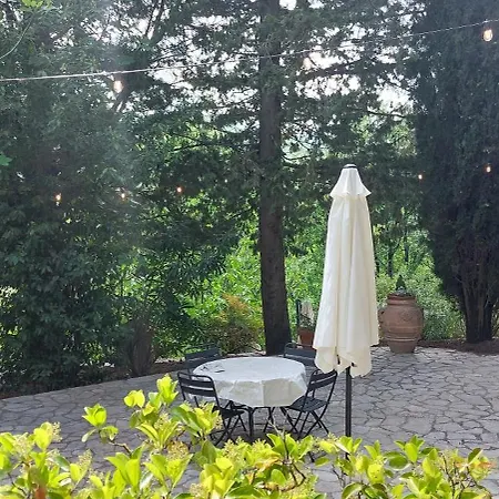 Serenity House 펜션 모라
